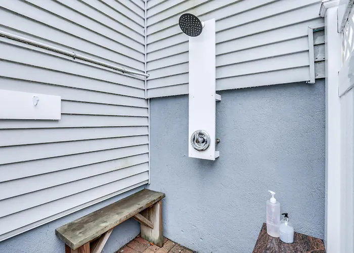 Bright Milford Beach House W/ Outdoor Shower