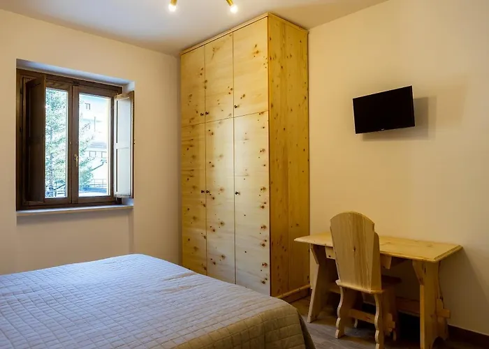 La Villetta Food & Drink Rooms For Rent - No Reception -