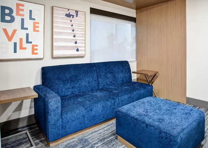 Holiday Inn Express Hotel & Suites - Belleville Area By Ihg