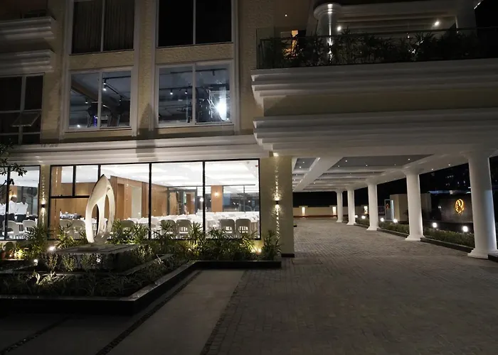 Antique Regency !! Luxurious Hotel In Digha !!