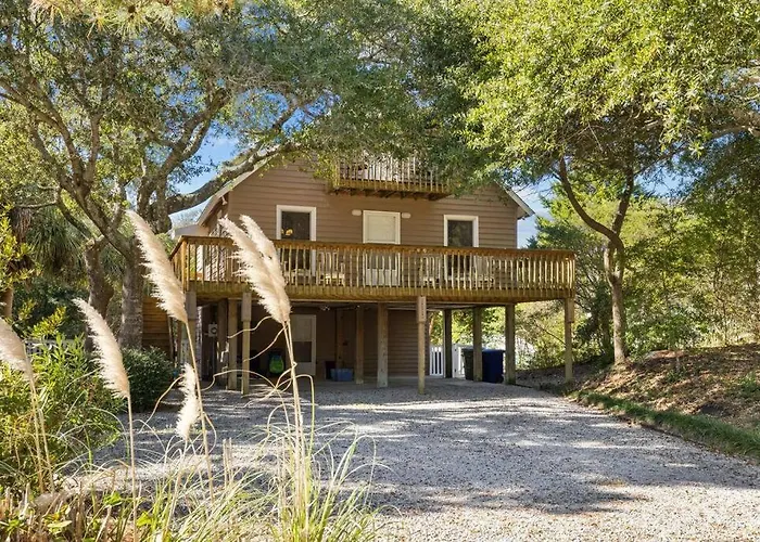 Why Knot Getaway. Emerald Isle Oasis