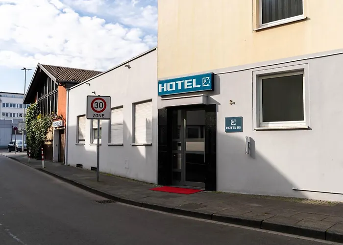Hotel 83