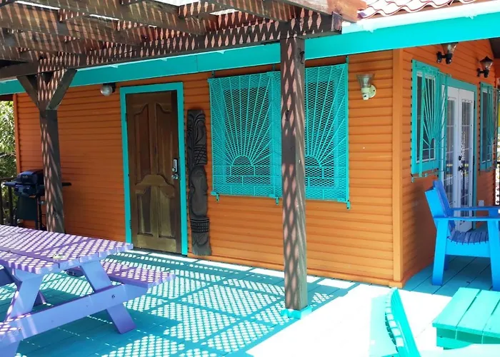 Coco'S Beachfront Cabanas
