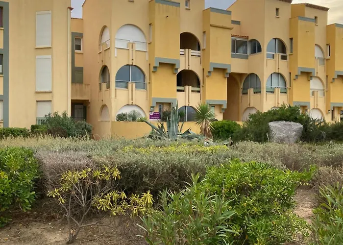 Bord de Mer Appartement face à la mer, lumineux, Grande terrasse, parking privé, climatisé