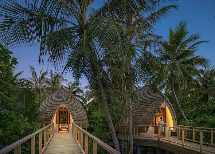 Emerald Faarufushi Resort & Spa