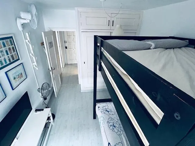 La Casita Azul
