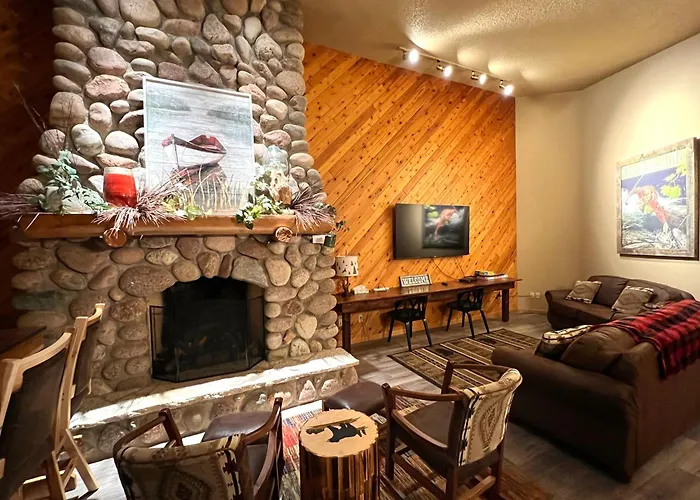 Whitetail Lodge