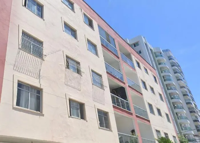 Apartamento a uma quadra do mar - Bairro Itapuã