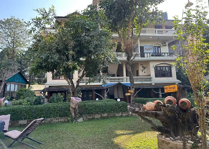 Hotel Riverside With Swimming Pool