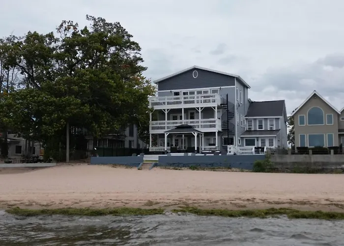 Historic Oneida Lakefront 2Br 1Ba Condo 4