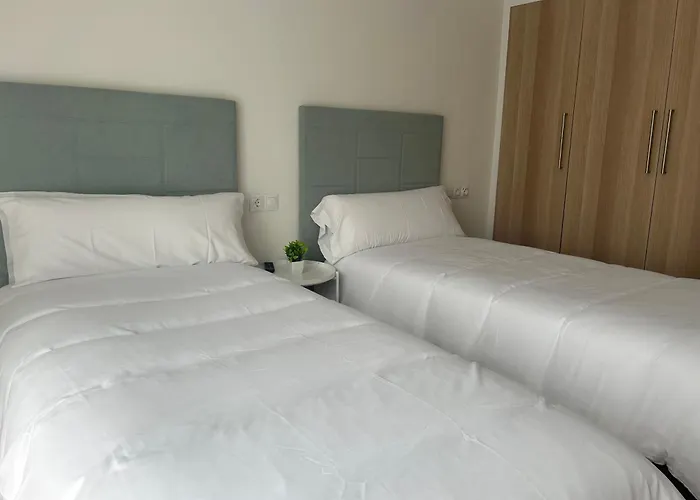 Llanes Suite VUT-6201-AS