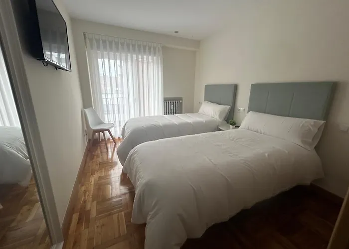 Llanes Suite VUT-6201-AS
