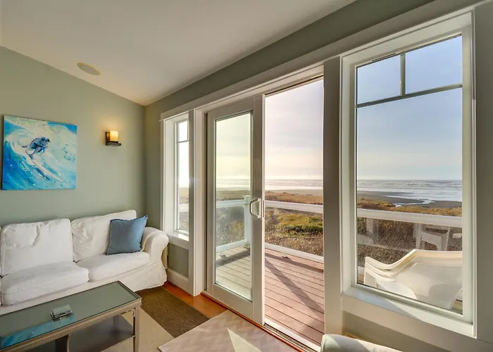 Oceanfront Moclips Retreat W/ Beach Access & View!