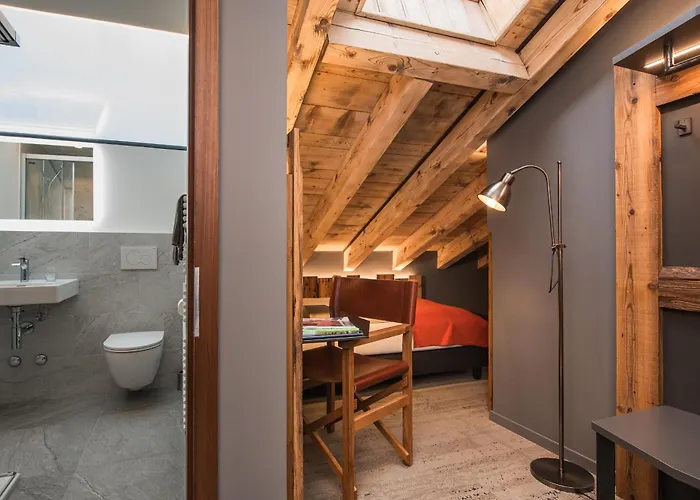 Basecamp Hotel