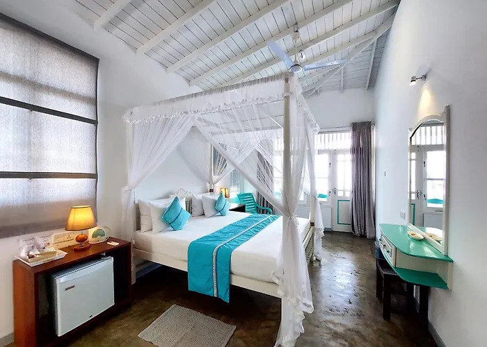 Neela's Beach Inn