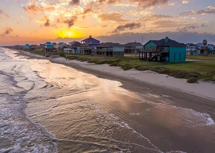 Unobstructed Panoramic Beachfront 4 Bd*Sleeps 14!