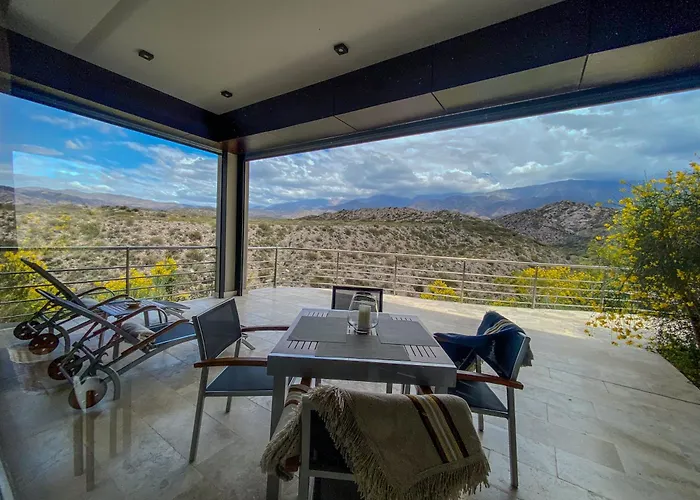 El Carmelo Mountain Lodge