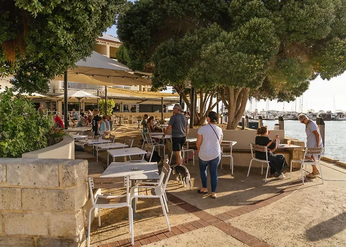 The Marina Hotel - Mindarie