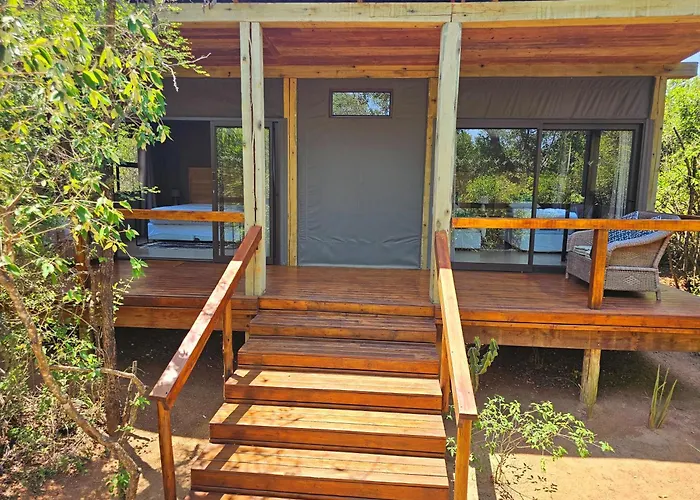 Kingfisher Creek Safari Lodge