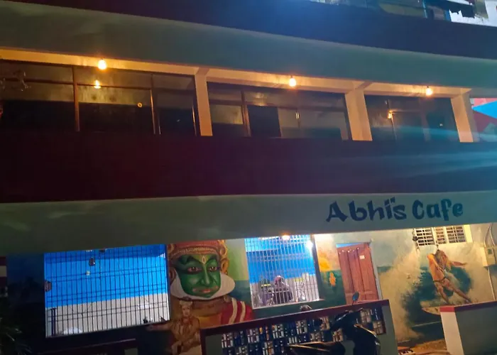 Abhi'S Cafe Avaduthura Kovalam