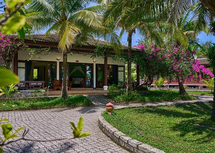 Lang Co Beach Resort