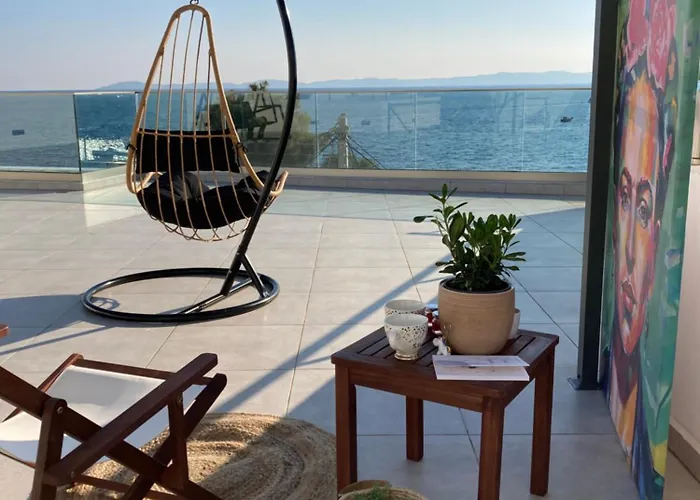 Wide Blue Luxury Boutique Suites