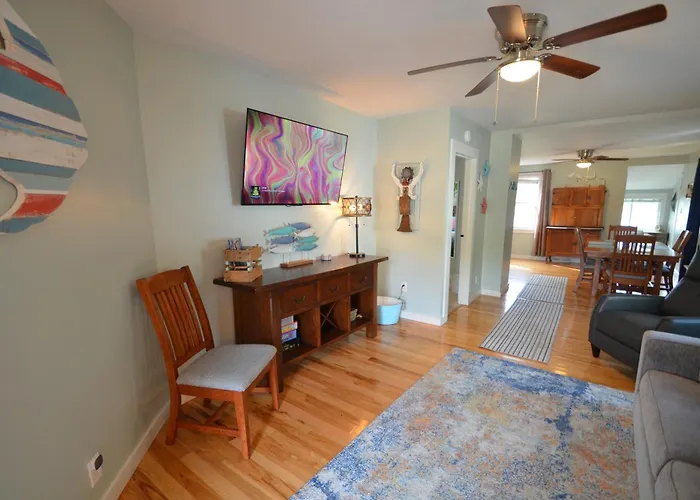 Riverfront Retreat! Water Front And Dog Friendly!
