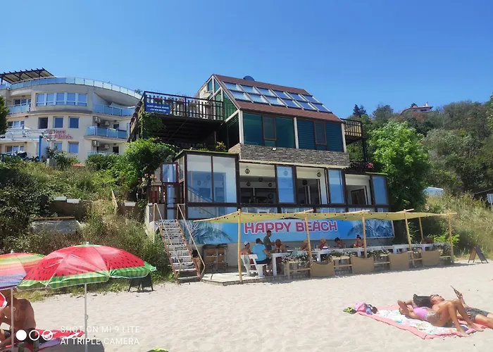 Hemingway Rooms In Happy Beach