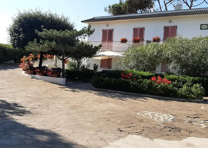 Appartamento in Villa Valentini, Fronte mare, Giardino e parcheggio privato, WIFI, dotato di tutti i confort, nel Golfo di Gaeta