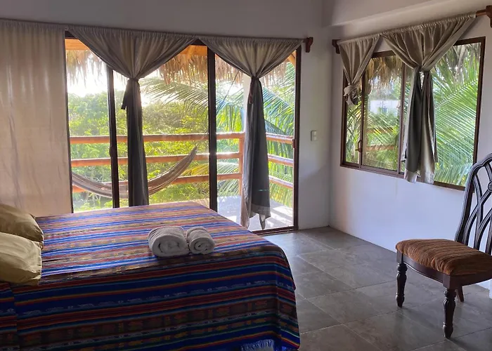 Hosteria Guachapeli