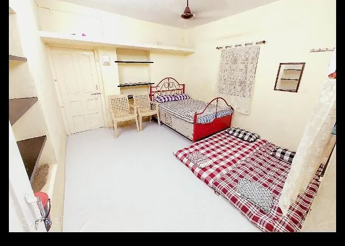 Shriguru Guest House Akkalkot