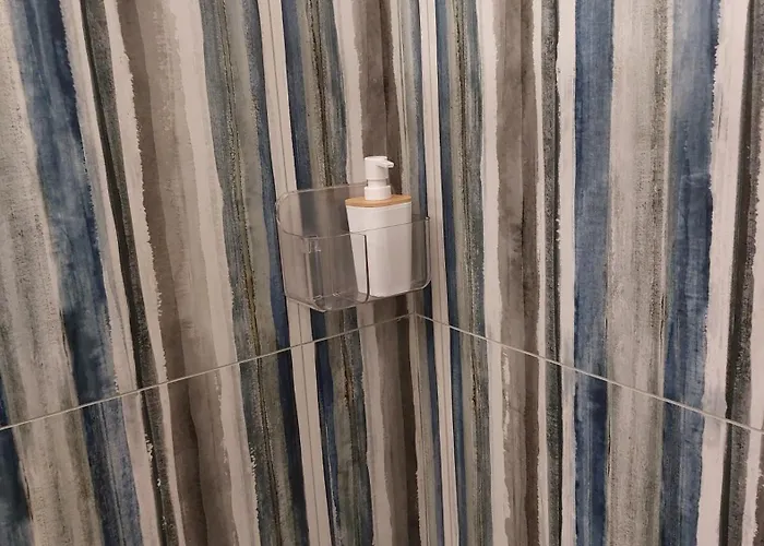Victoria Royal Apartments & Rooms