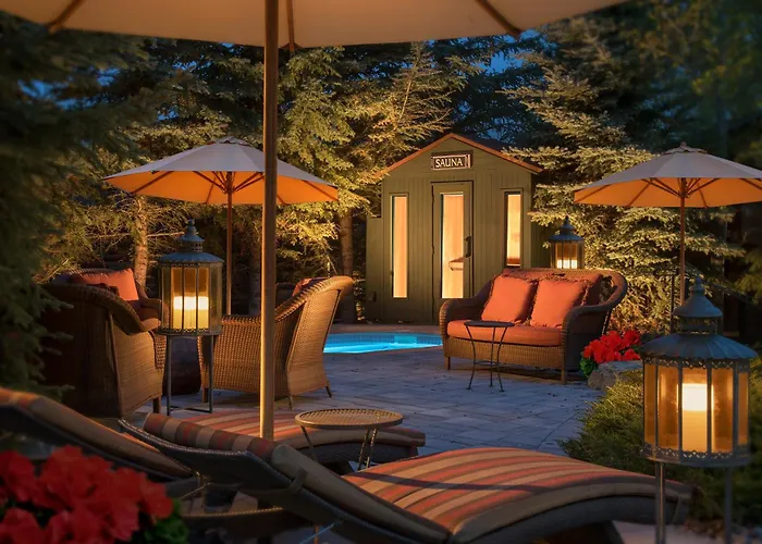 Rustic Inn Creekside