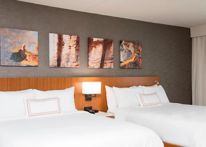 Sonesta Hotel Grand Rapids Airport