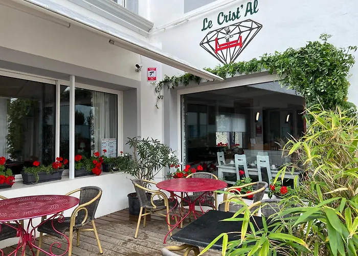 Hotel Le Crist Al, Front de mer, chambres climatisées et son studio non climatisé, proche du centre ville