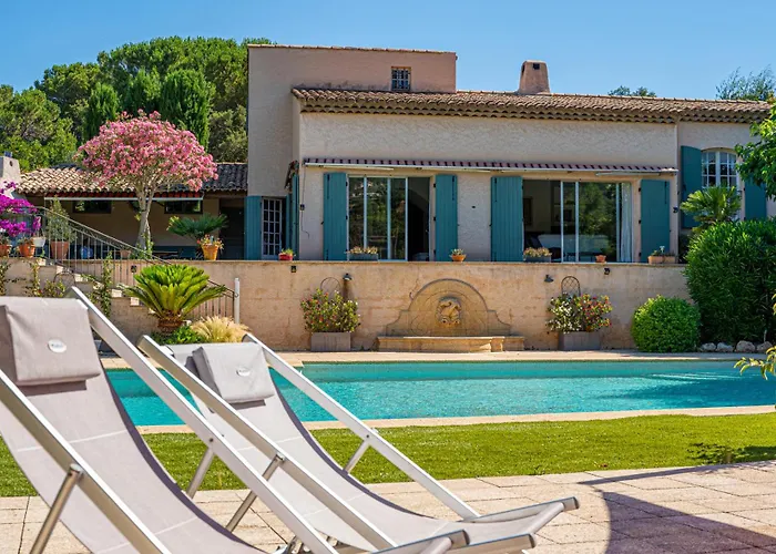 La villa Roméo, piscine et spa