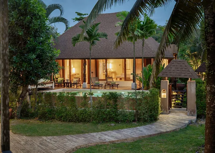 High Season Pool Villa & Spa