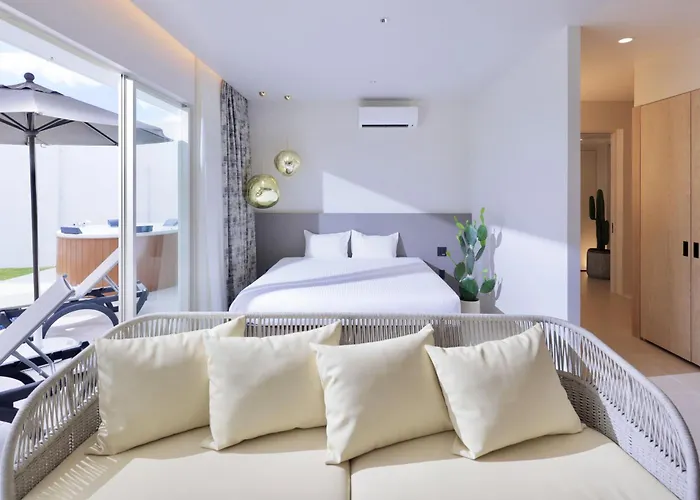 Crystal Villa Bayside