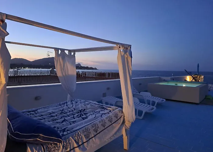 Blue Life, Luxury Rooms Beachfront Rooftop Between Palermo And Cefalu'