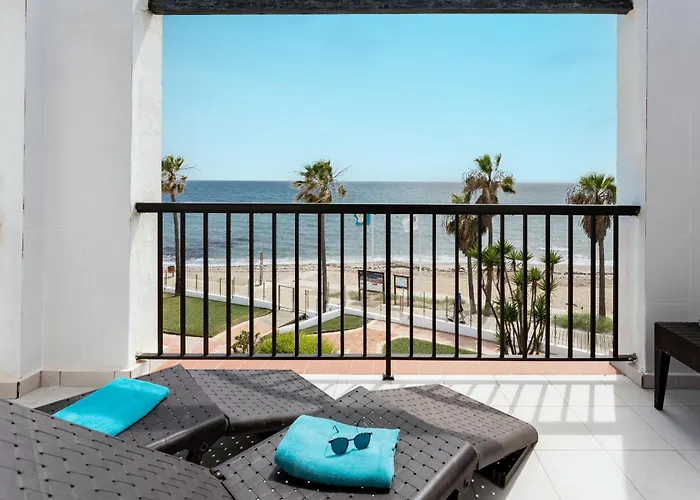 Dona Lola Micaela Beach Front Duplex 2 Bedroom Apartment - Open Sea And Beach Views Surrounded By Bars And Restaurants - Costa Del Sol - Cs199