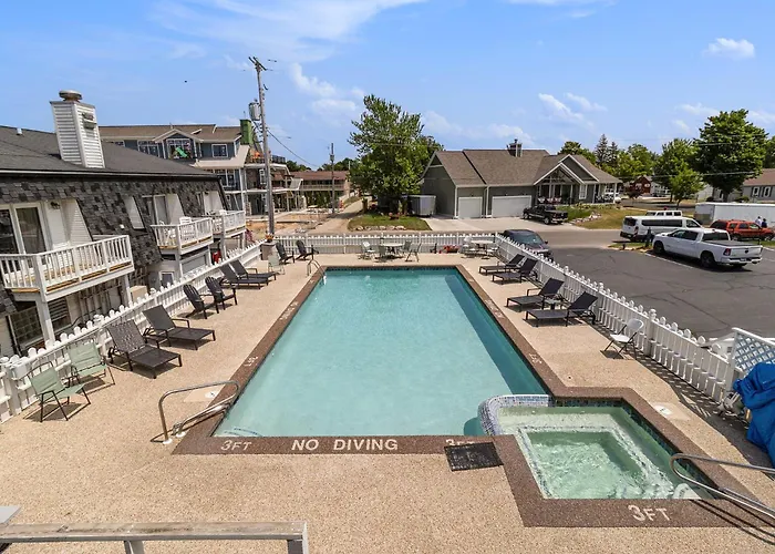 Snyders Shoreline Inn