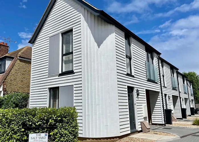 4 The Salt Yard, Whitstable - Free Parking, Centre Of Town, 2 Min Walk To Beach