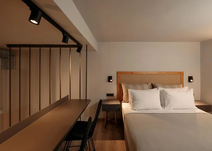 "Makava Suites" Your Luxe Urban Sanctuary