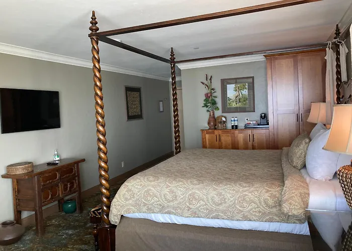 Blue Dolphin Inn