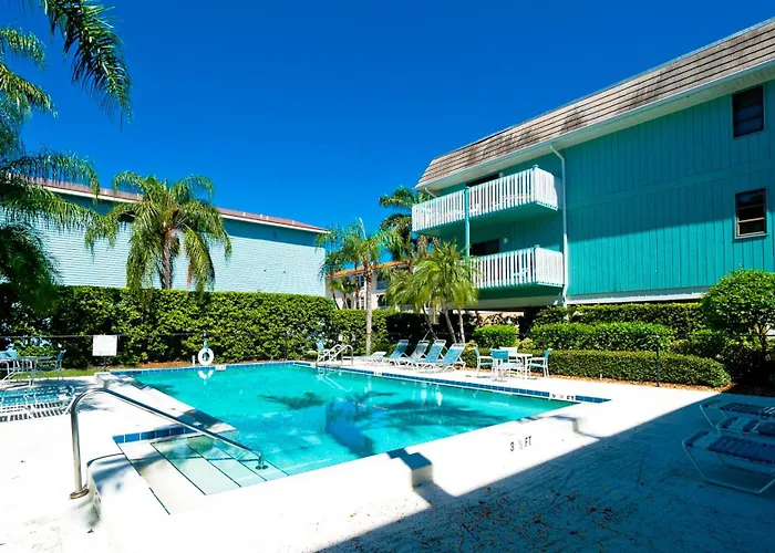 Anna Maria Island Beach Palms 8B
