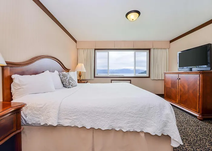 Best Western Edgewater Resort