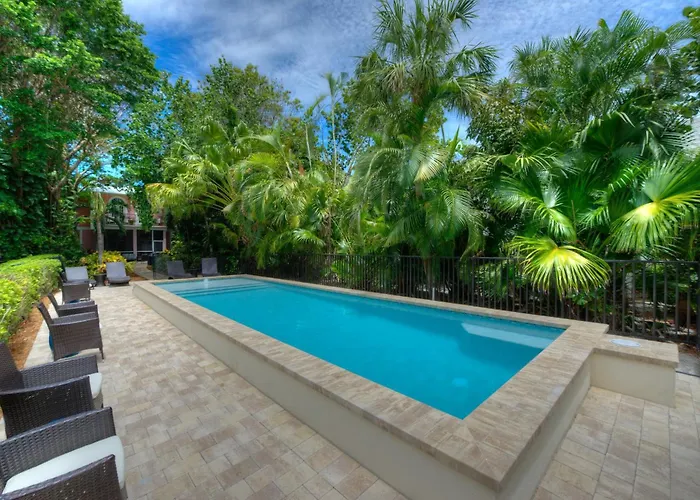 Waterfront Pink House With Private Dock & Pool