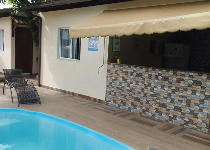 Casa c/ Piscina e Área Gourmet, 5 min da praia.