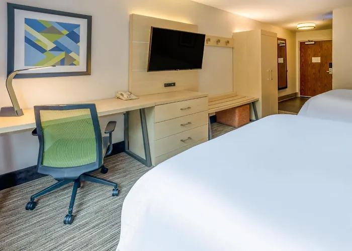Holiday Inn Express Hotel & Suites Salisbury - Delmar By Ihg
