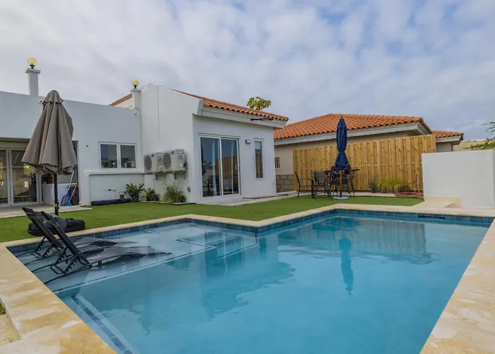 Adele'S Apartment With Pool, 5 Minutes Walk To The Beach